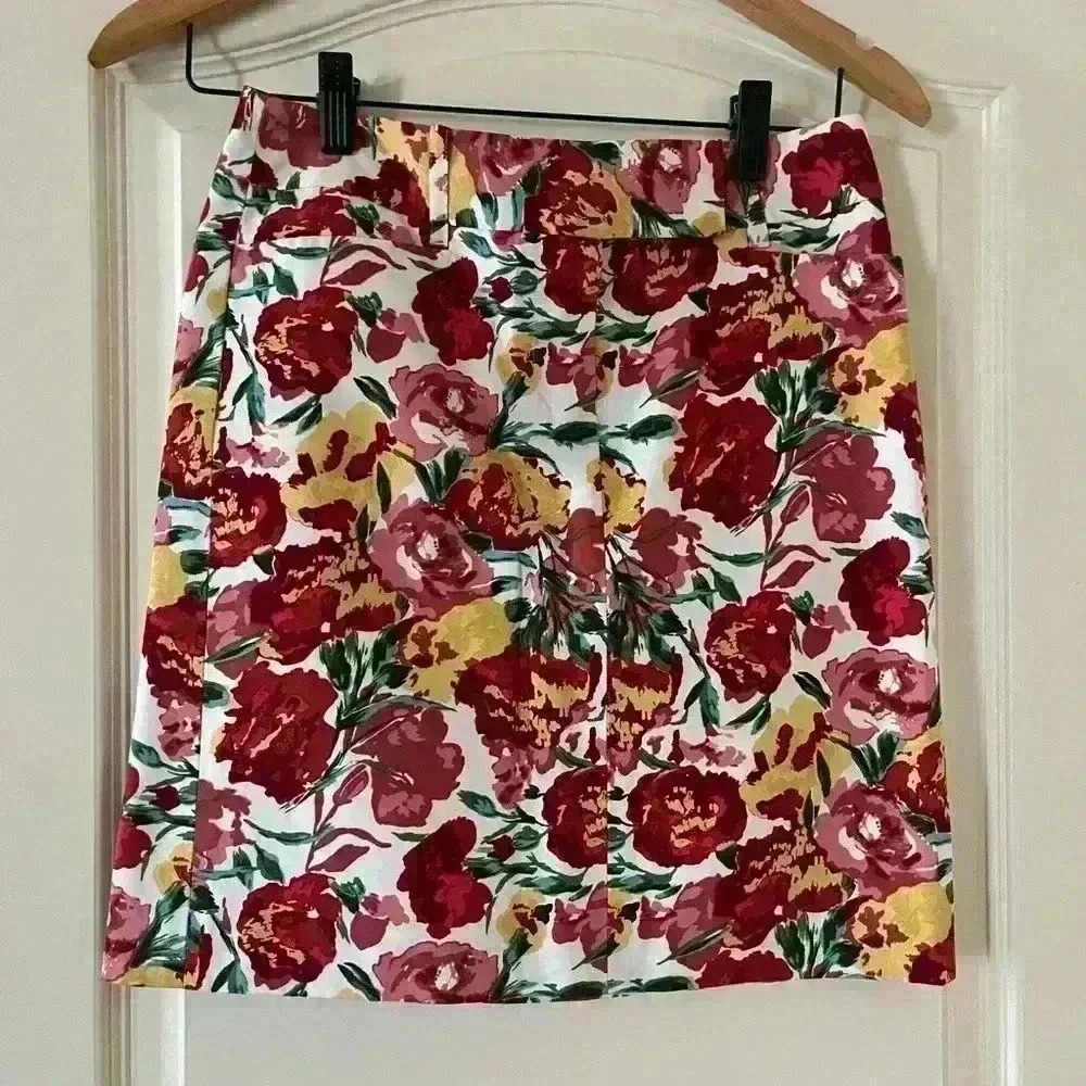 EUC Loft Vibrant Floral Mini Skirt Size 00 Petite - Picture 2 of 11